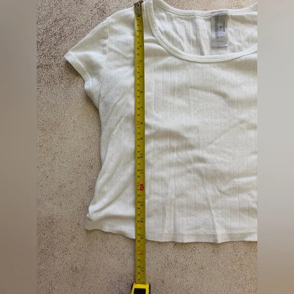 Women’s White Scoop Neck Short Sleeve Cropped Tee - Picture 4 of 4